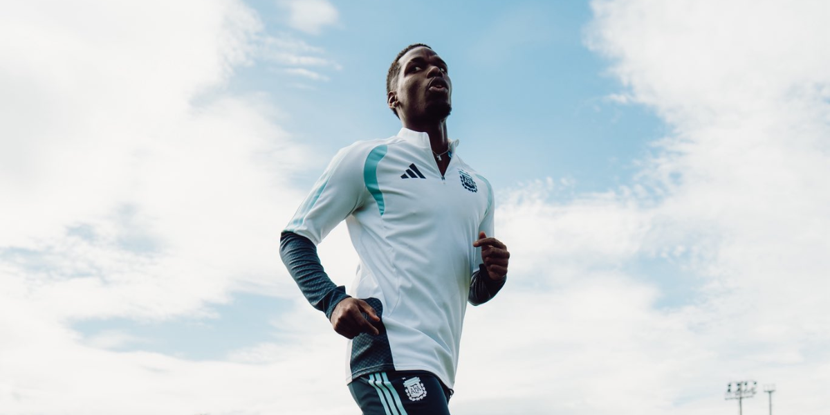 博格巴身披阿根廷战袍引爆社媒：真相大揭秘，法国球迷怒了？