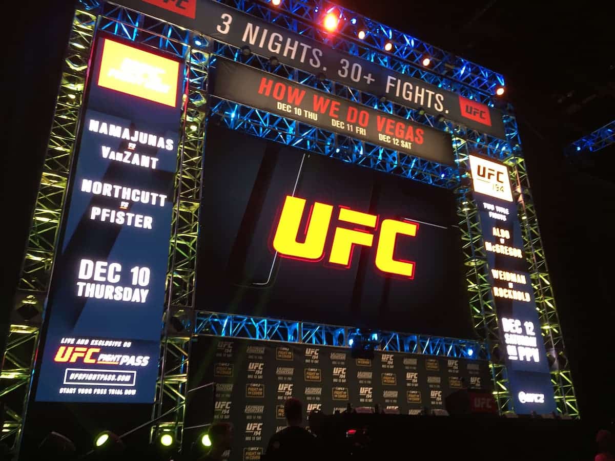 UFC 328惊天赔率逆转:布雷迪赛前疑云重重,最终碾压取胜 UFC 328惊天赔率逆转:布雷迪赛前疑云重重,最终碾压取胜