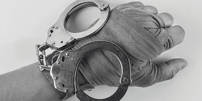 西弗吉尼亚赌场裸男事件：牵出惊天弑父命案