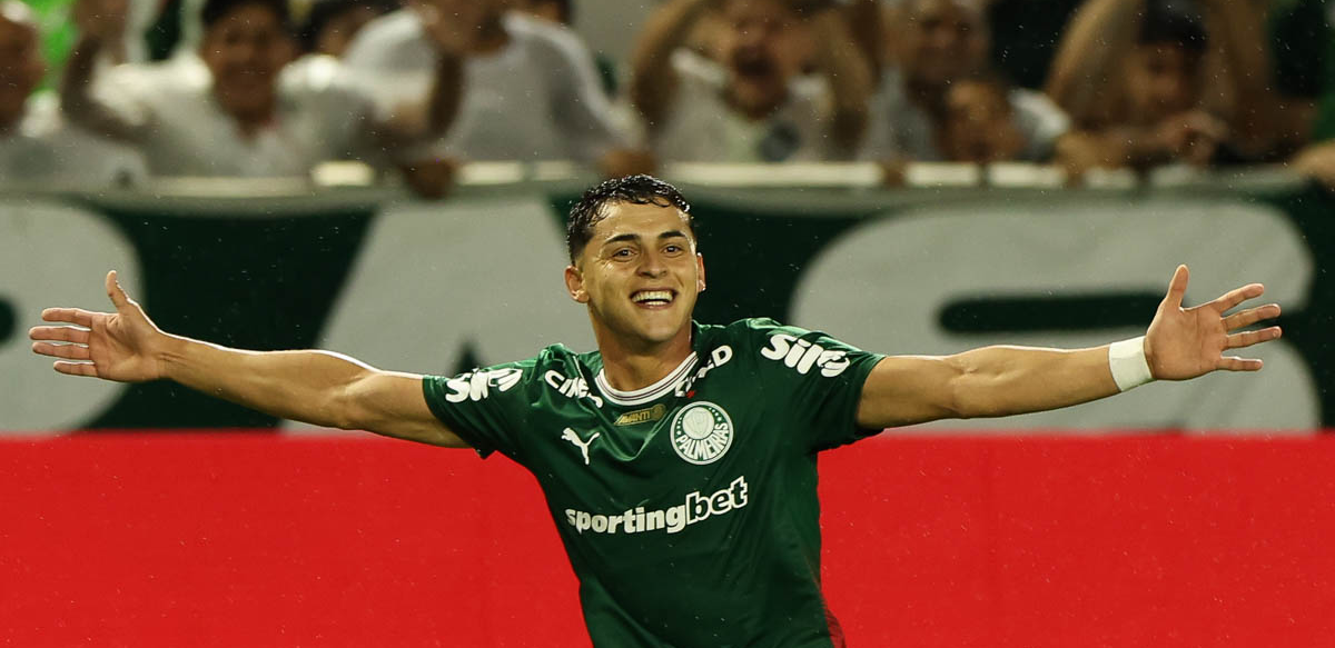 巴甲巅峰对决：帕尔梅拉斯vs弗鲁米嫩塞，谁能延续不败金身？