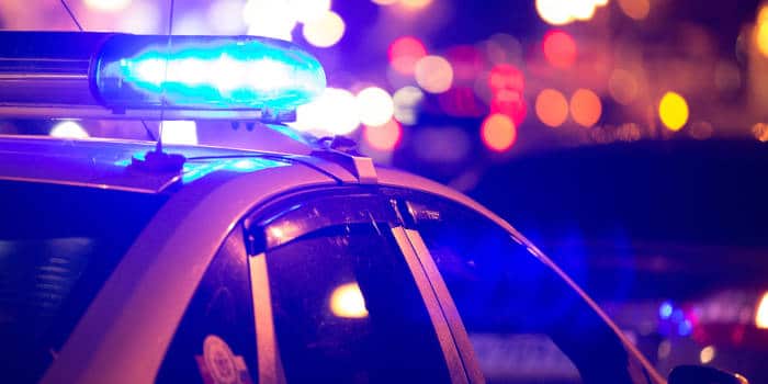 赌博分心驾驶致孕妇早产，英男子被判入狱