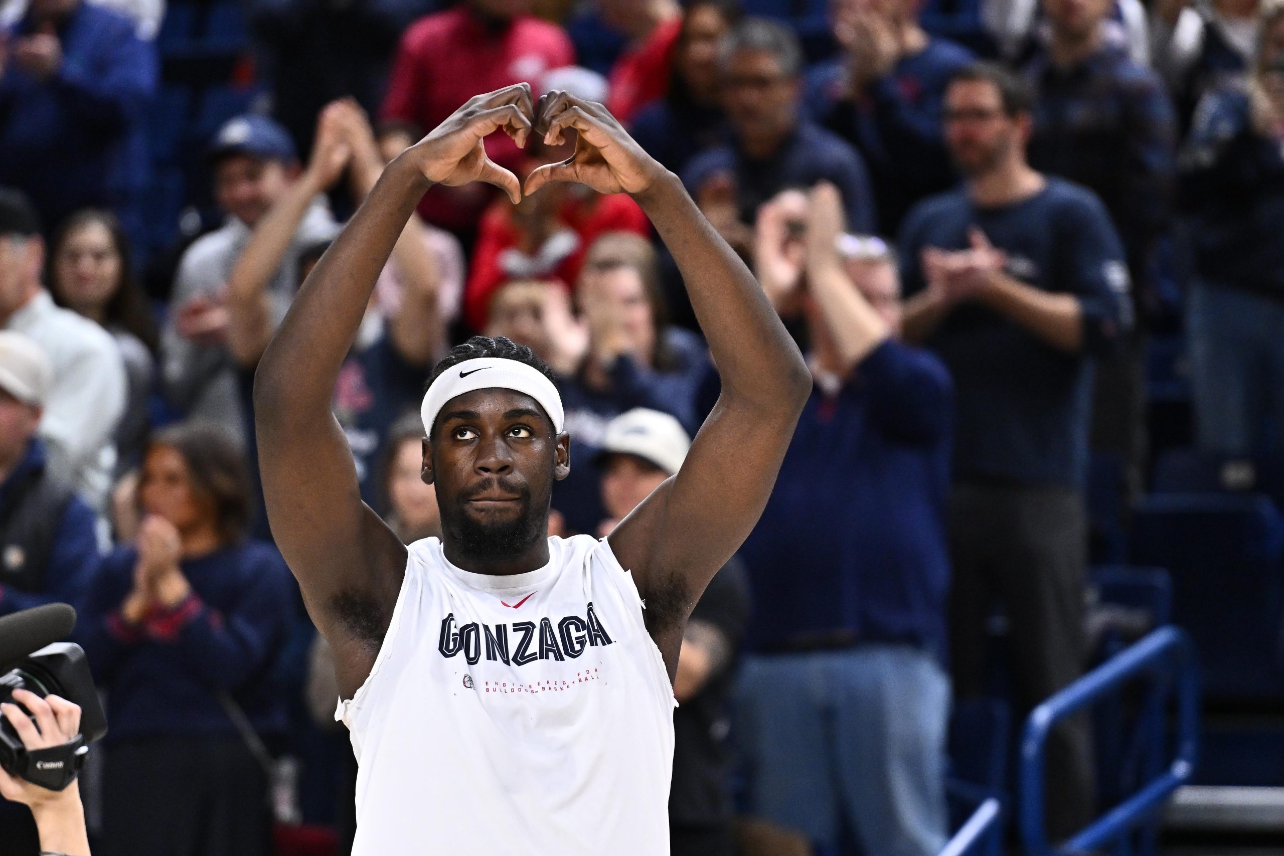 WCC巅峰对决：冈萨加客战圣玛丽，冠军归属与投注策略深度解析