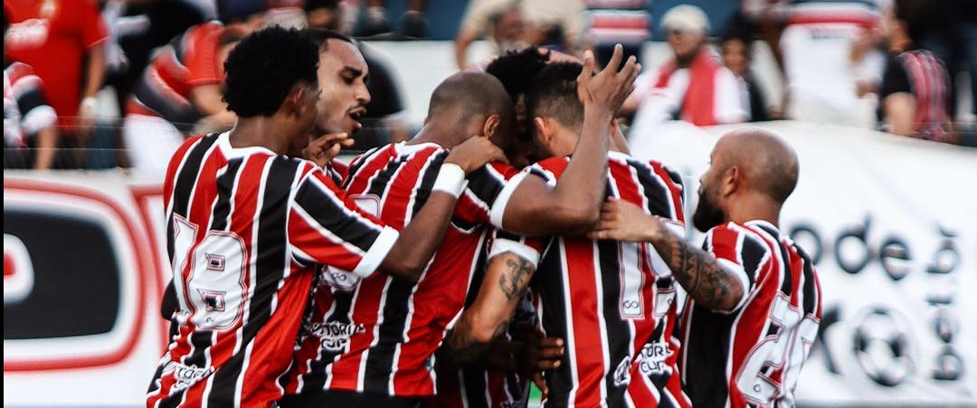 巴西杯前瞻：圣克鲁斯主场迎战苏萨，历史数据揭示胜负玄机