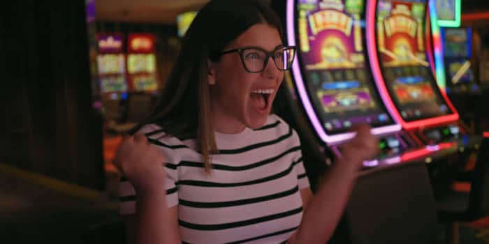 彩票奇迹：14年两度中大奖，是运气还是坚持？