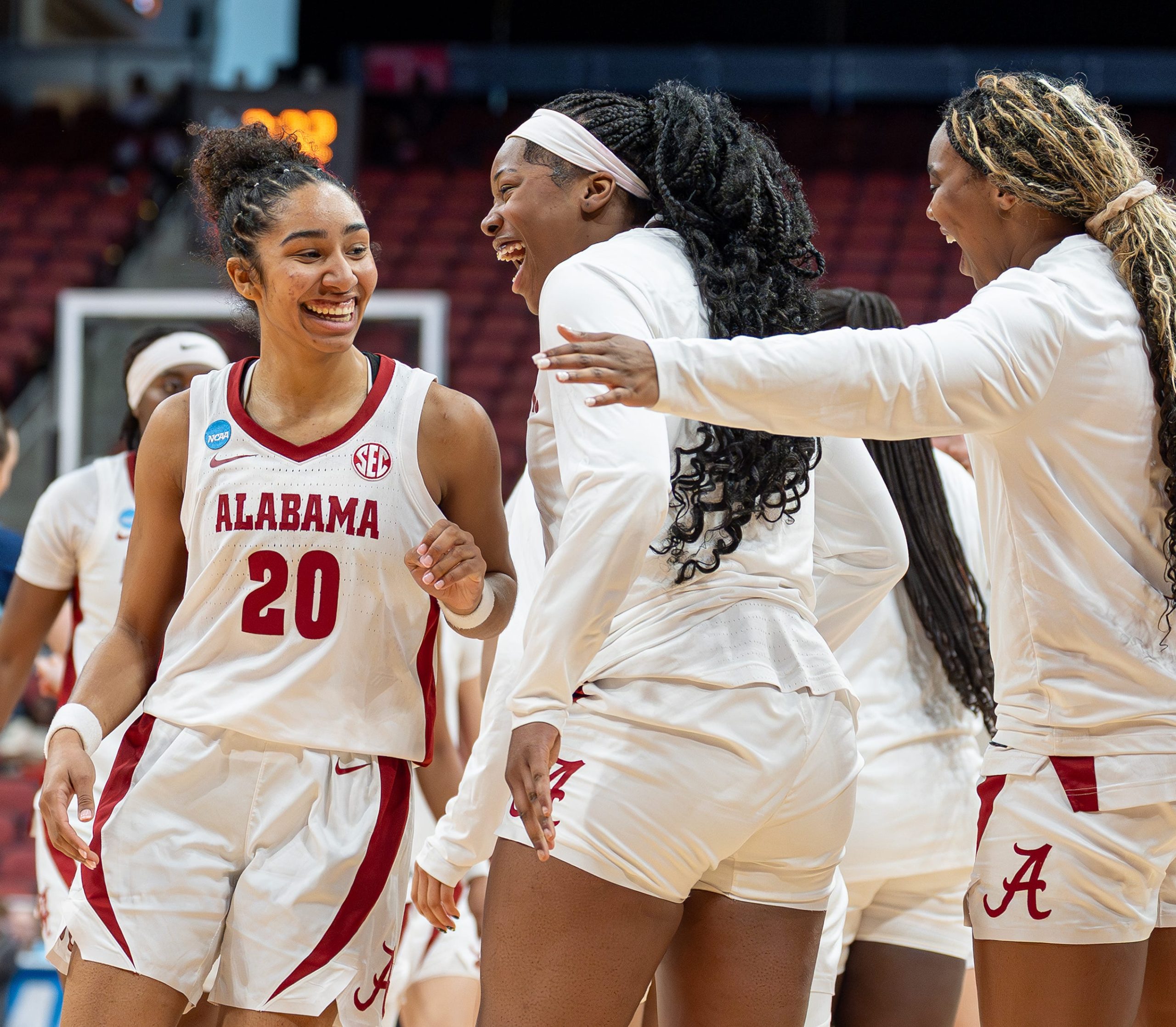 NCAAW锦标赛：阿拉巴马挑战路易斯维尔，爆冷机会几何？