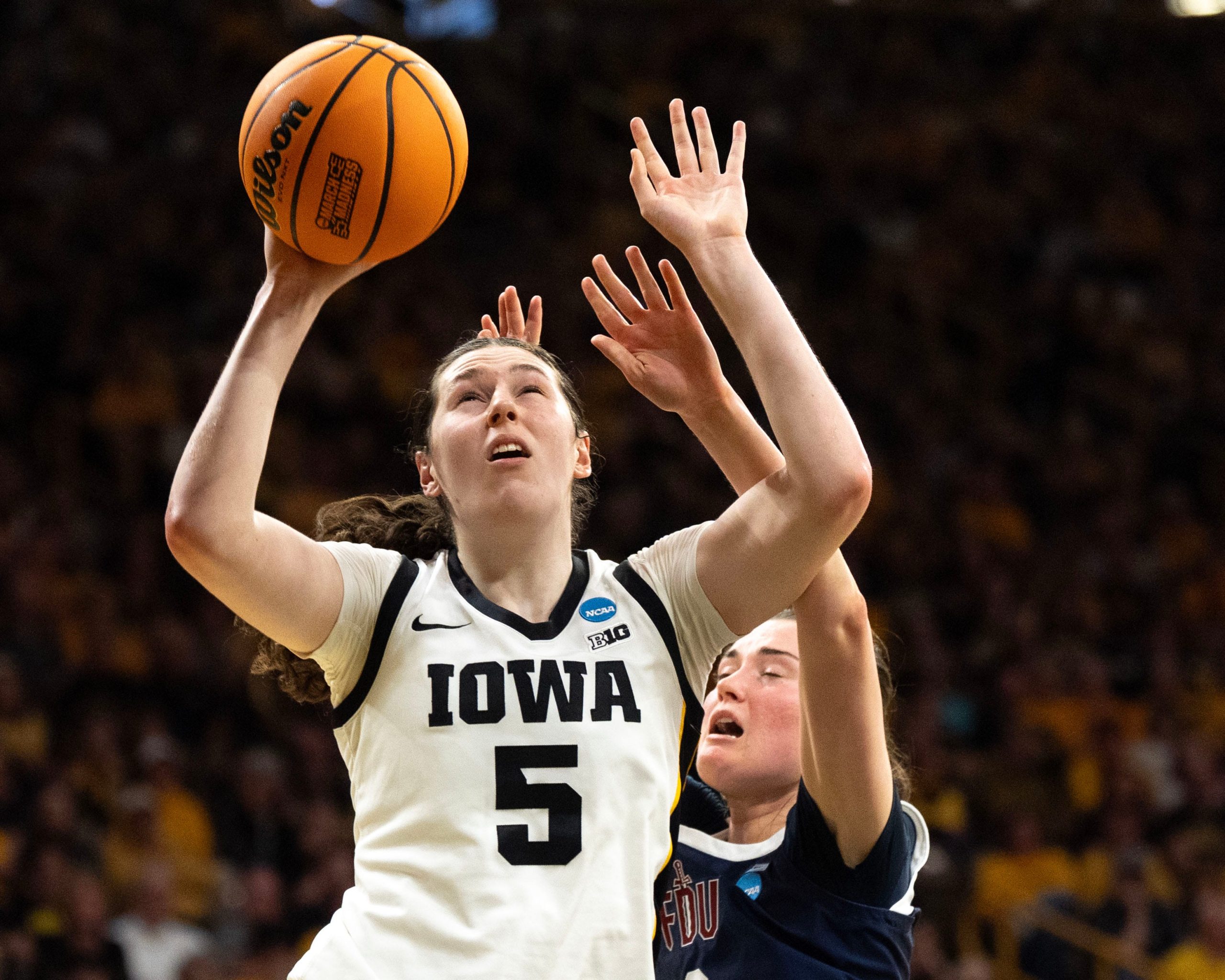 NCAA女篮：爱荷华vs弗吉尼亚前瞻，深度分析与投注建议