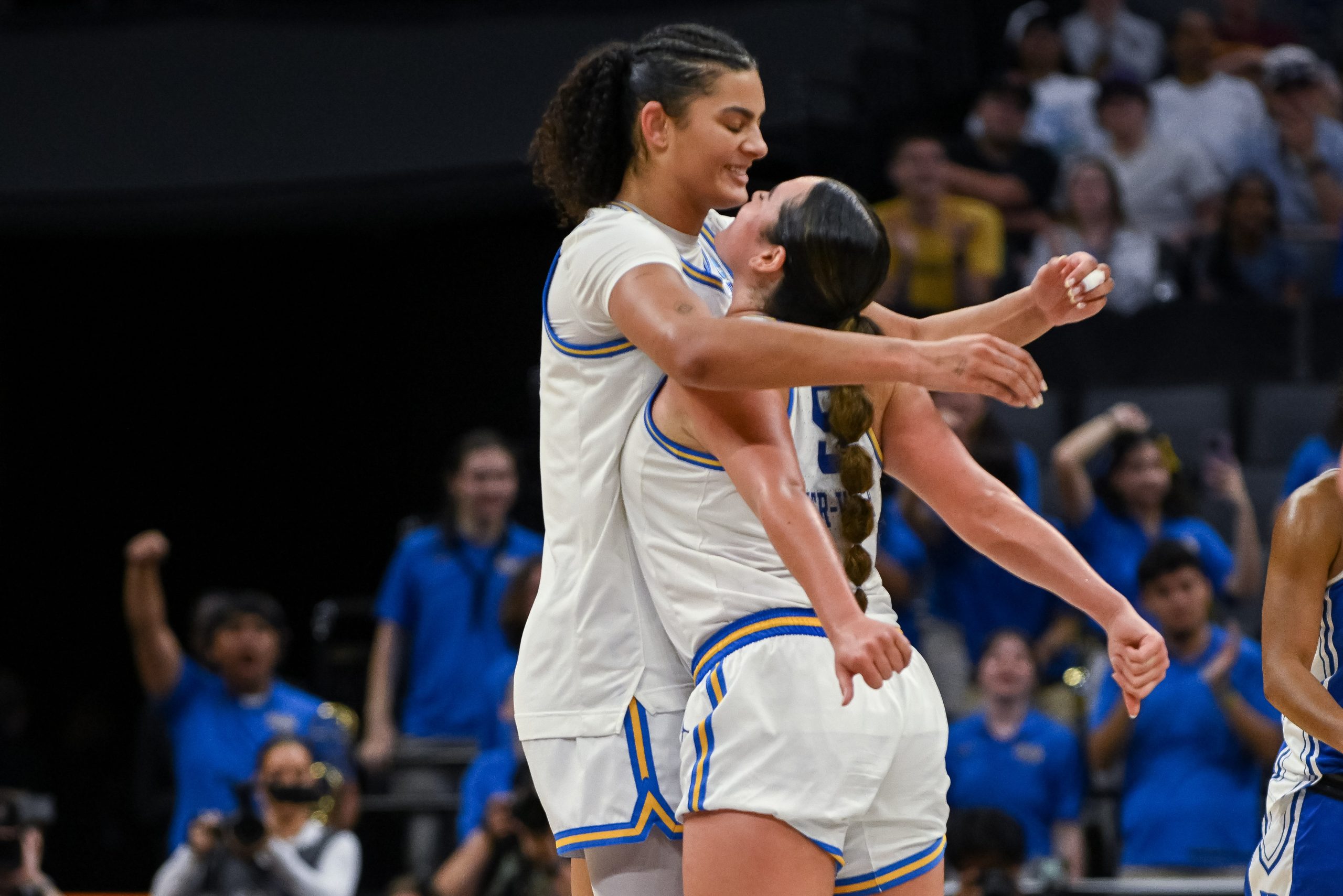 NCAA女篮最终四强：德州大学VS加州大学洛杉矶分校深度分析与投注预测