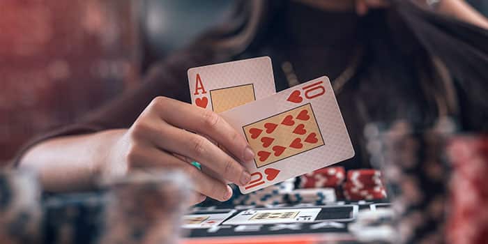 扑克玩家400万欺诈案求轻判：想靠打牌还债？