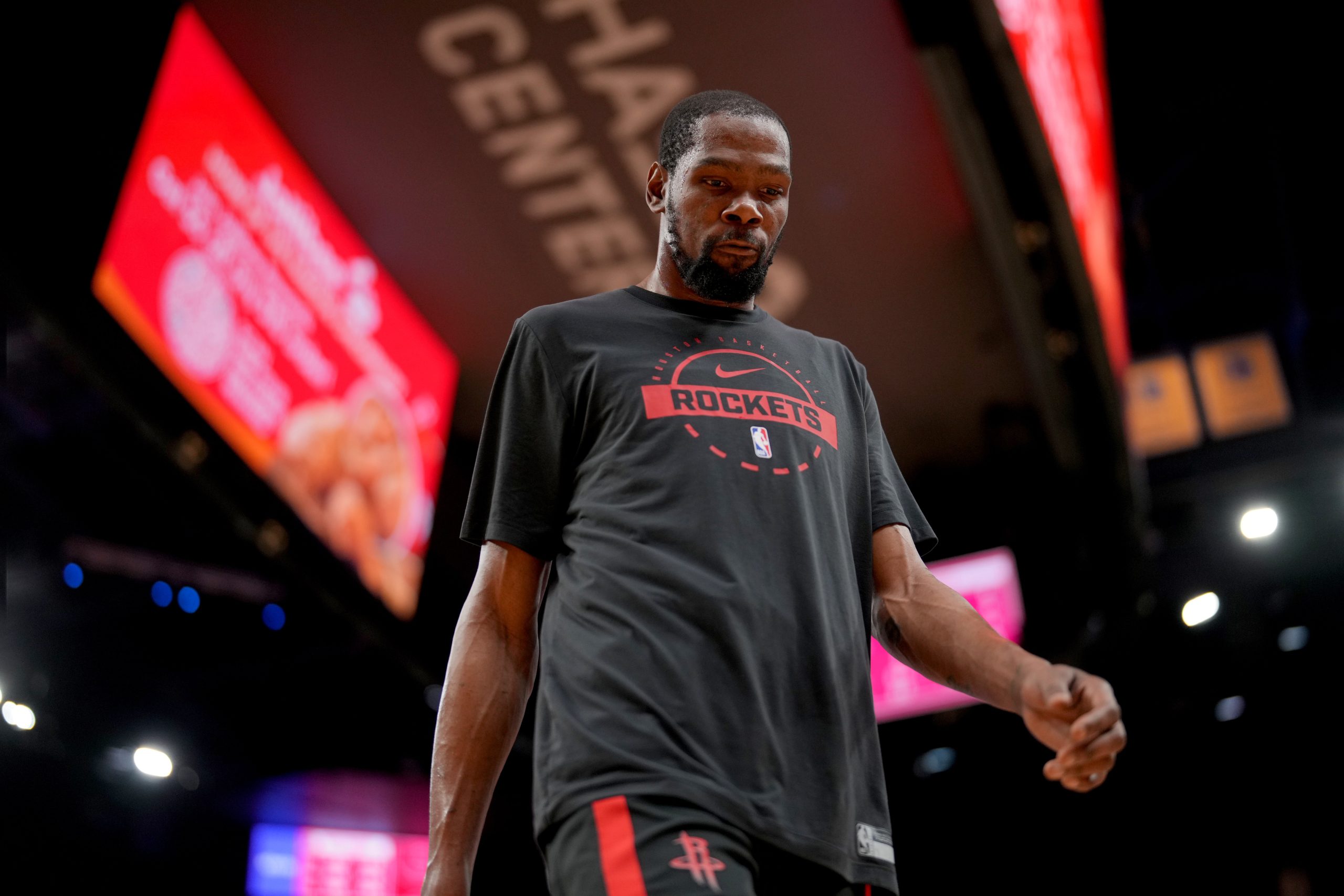 NBA前瞻：火箭太阳深夜对决，杜兰特、格林数据深度解析