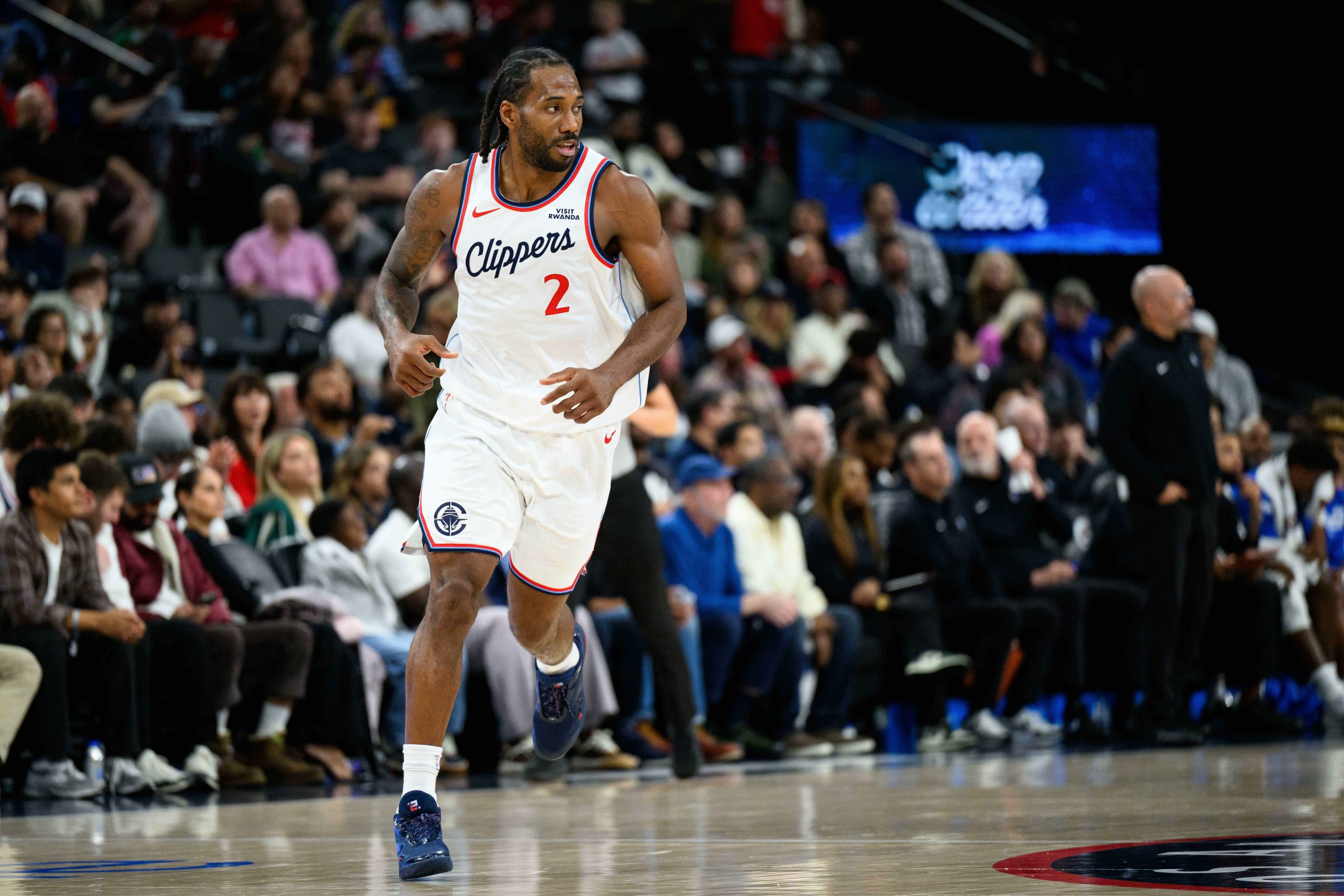 雷霆快船焦点战：伦纳德主场称霸，多尔特三分奇袭？