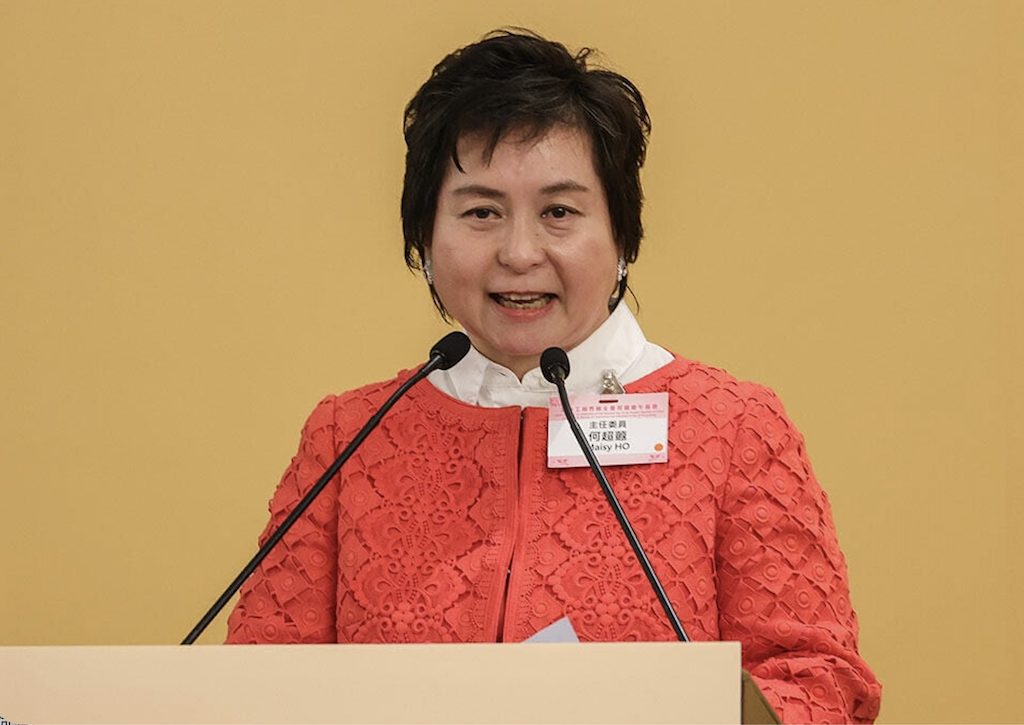 赌王何鸿燊女儿何超蕸逝世，享年60岁