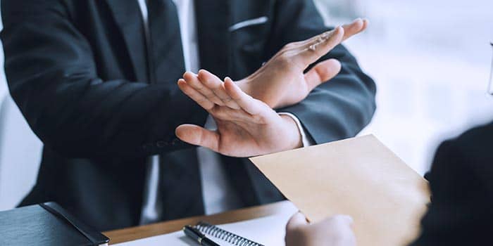 诺华美欲限权，安斯沃斯力阻：AGT股权争夺战升级