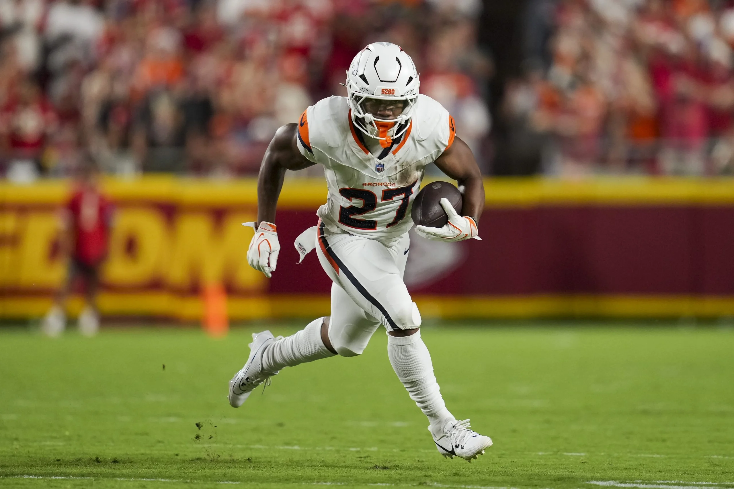 NFL周日夜赛:公羊VS野马深度分析与球员盘口推荐 NFL周日夜赛:公羊VS野马深度分析与球员盘口推荐