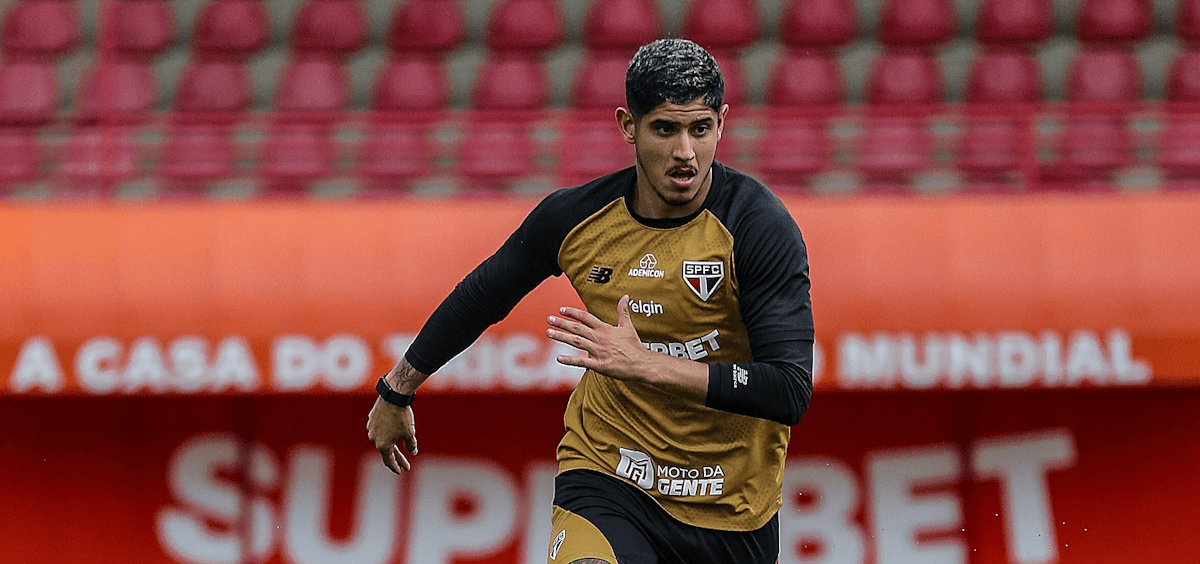 巴甲焦点战：圣保罗主场迎战格雷米奥，谁能笑到最后？