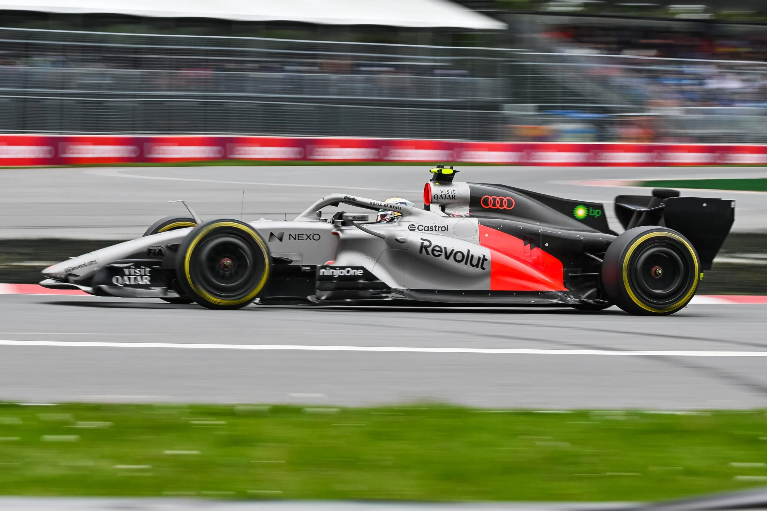 F1西班牙大奖赛：梅赛德斯强势来袭，杆位拉塞尔能否终结连胜？